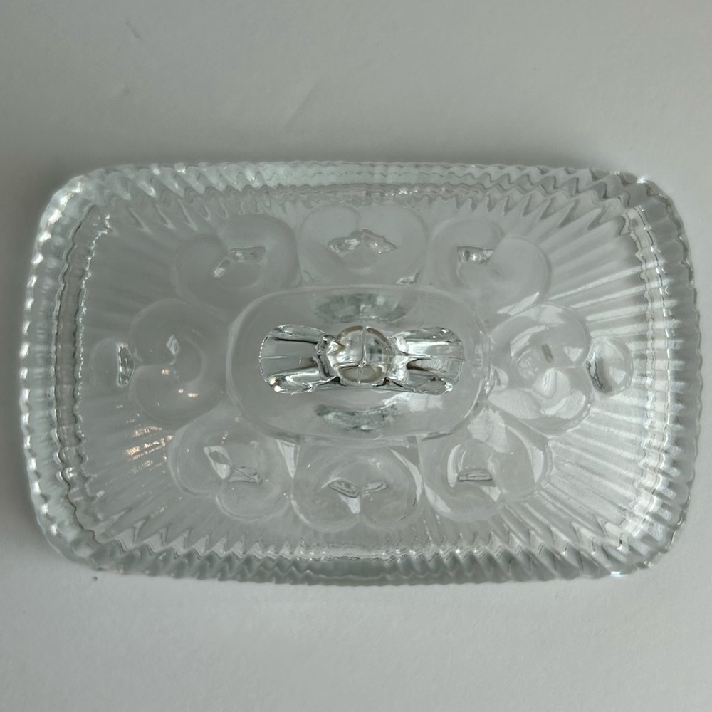 Vintage Indiana Clear Glass Ribbed Footed Lace Edge Lidded Candy Dish - Picture 6 of 10